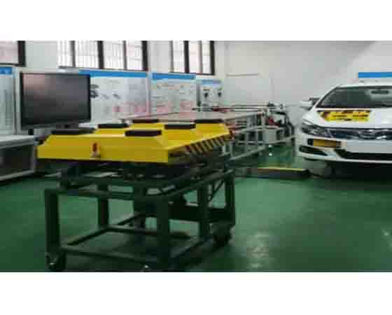 實(shí)踐操作中心：新能源汽車(chē)實(shí)訓(xùn)室